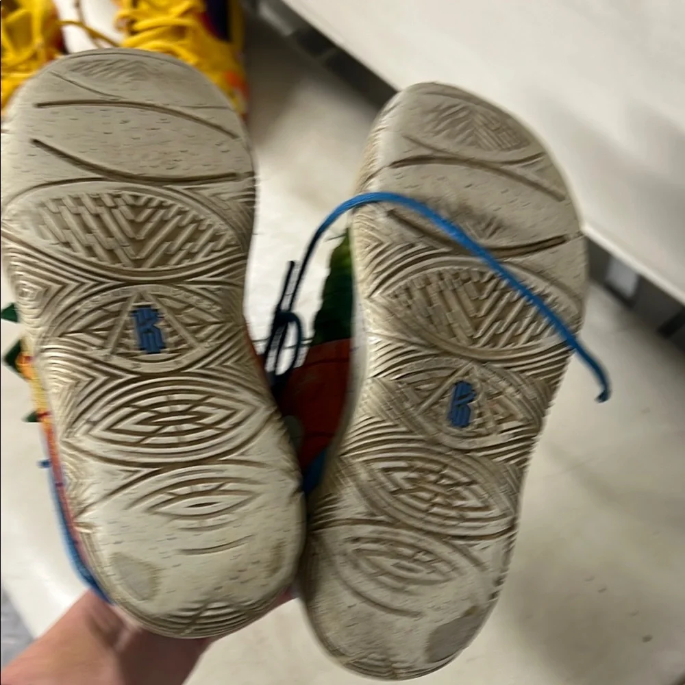 Kyrie Nike Spongebob Sneakers - Picture 5 of 5